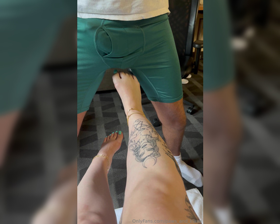 PAWS and KLAWS aka paws_and_klaws Foot Fetish - 06-16-2024 OnlyFans Video - This gentle ball busting play date was fun