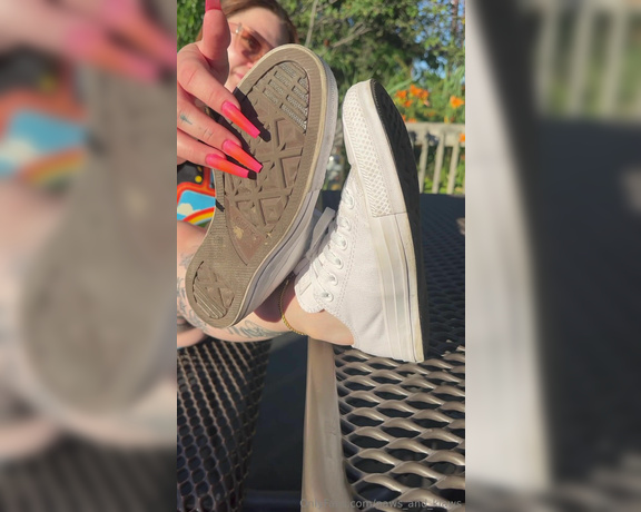 PAWS and KLAWS aka paws_and_klaws Foot Fetish - 06-24-2024 OnlyFans Video - At Cedar Point  airing these sweaty feet out every chance I get