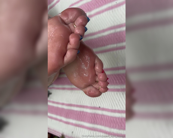 PAWS and KLAWS aka paws_and_klaws Foot Fetish - 06-30-2024 OnlyFans Video - PAINTED  He wanted to finish by stroking to these soft soles amp plump ass