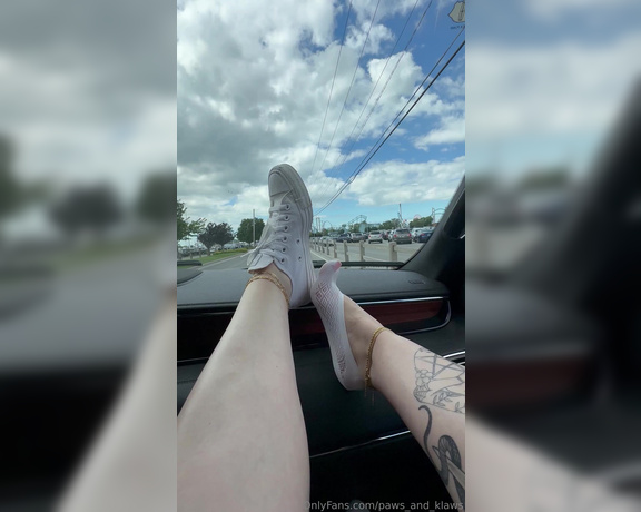 PAWS and KLAWS aka paws_and_klaws Foot Fetish - 06-24-2024 OnlyFans Video - At Cedar Point  airing these sweaty feet out every chance I get