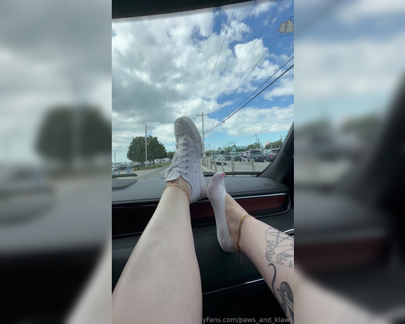 PAWS and KLAWS aka paws_and_klaws Foot Fetish - 06-24-2024 OnlyFans Video - At Cedar Point  airing these sweaty feet out every chance I get