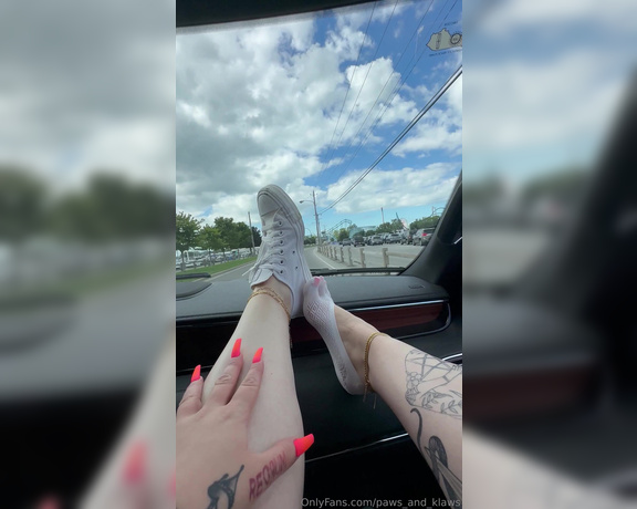 PAWS and KLAWS aka paws_and_klaws Foot Fetish - 06-24-2024 OnlyFans Video - At Cedar Point  airing these sweaty feet out every chance I get