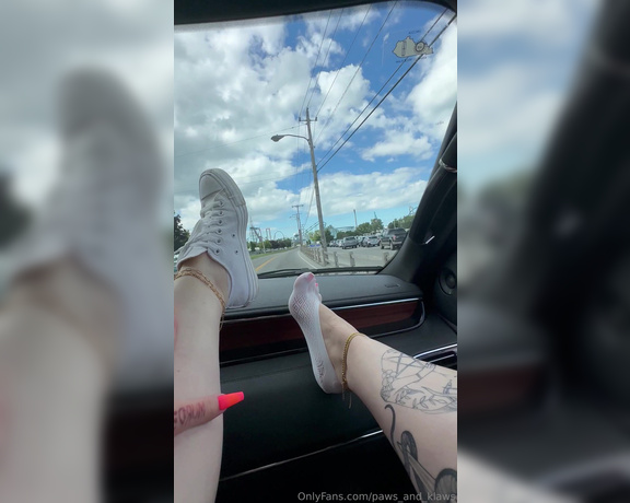 PAWS and KLAWS aka paws_and_klaws Foot Fetish - 06-24-2024 OnlyFans Video - At Cedar Point  airing these sweaty feet out every chance I get