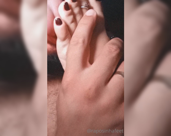 Raposinha Feet aka raposinhafeet Foot Fetish - 02-17-2021 OnlyFans Video - Brincadeira gostosa com meu macho  _ Hot foot worship with my boy