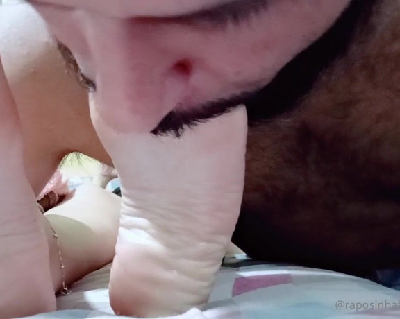 Raposinha Feet aka raposinhafeet Foot Fetish - 02-06-2021 OnlyFans Video - Esses são pra quem gosta de Foot Gagging Você conseguiria engolir meu pezinho _ Videos for