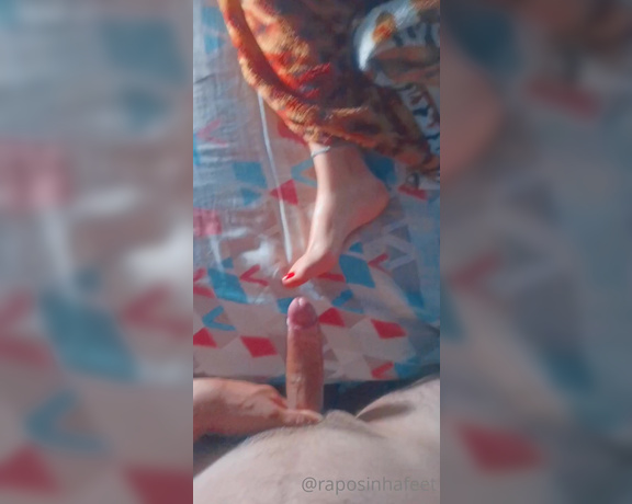 Raposinha Feet aka raposinhafeet Foot Fetish - 01-25-2022 OnlyFans Video - Tenho certeza que você já teve vontade de fazer isso com alguém  8 vídeos _