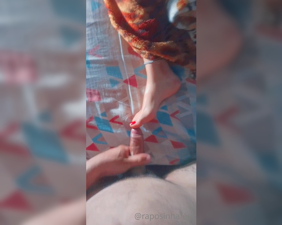 Raposinha Feet aka raposinhafeet Foot Fetish - 01-25-2022 OnlyFans Video - Tenho certeza que você já teve vontade de fazer isso com alguém  8 vídeos _