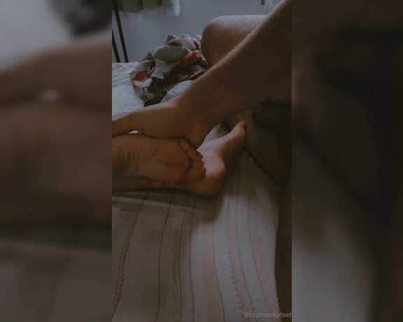 Raposinha Feet aka raposinhafeet Foot Fetish - 11-17-2023 OnlyFans Video - Imagine coming home and your wife being me  Imagina chegar em casa e sua mulher