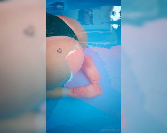 Raposinha Feet aka raposinhafeet Foot Fetish - 01-07-2024 OnlyFans Video - Toma um banho de piscina comigo Will you dive into the pool with me