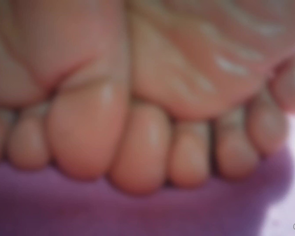 Raposinha Feet aka raposinhafeet Foot Fetish - 12-13-2023 OnlyFans Video - Bom diaaaa  Good morning