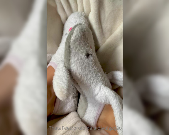 ThatAFeet aka . thatafeet Foot Fetish - 02-09-2021 OnlyFans Video - Acordando nesse friozinho com minha ndinha favorita hahaa