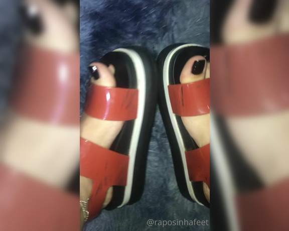 Raposinha Feet aka raposinhafeet Foot Fetish - 08-20-2020 OnlyFans Video - Beautiful and smell of melissa