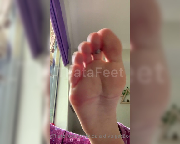 ThatAFeet aka . thatafeet Foot Fetish - 11-09-2021 OnlyFans Video - Solinhas na janela  meu pé e dedos estralando