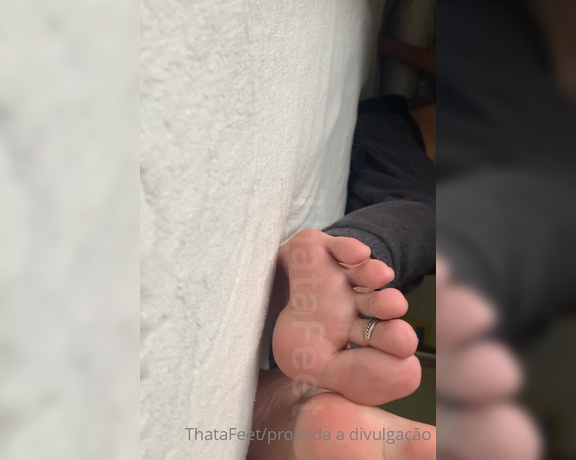 ThatAFeet aka . thatafeet Foot Fetish - 11-12-2021 OnlyFans Video - Recém tirados da sapatilha