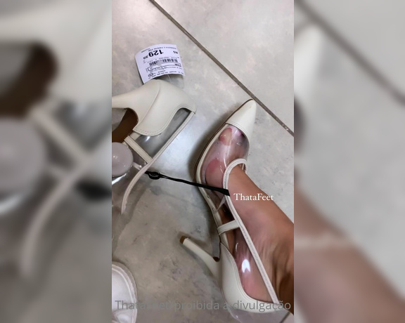 ThatAFeet aka . thatafeet Foot Fetish - 01-10-2022 OnlyFans Video - Calcei por um minuto  até embaçou