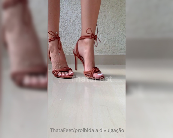 ThatAFeet aka . thatafeet Foot Fetish - 03-12-2022 OnlyFans Video - Amo essa sandália