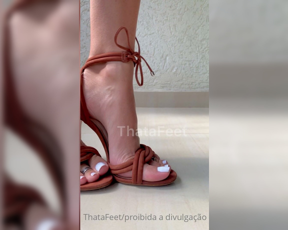 ThatAFeet aka . thatafeet Foot Fetish - 03-12-2022 OnlyFans Video - Amo essa sandália