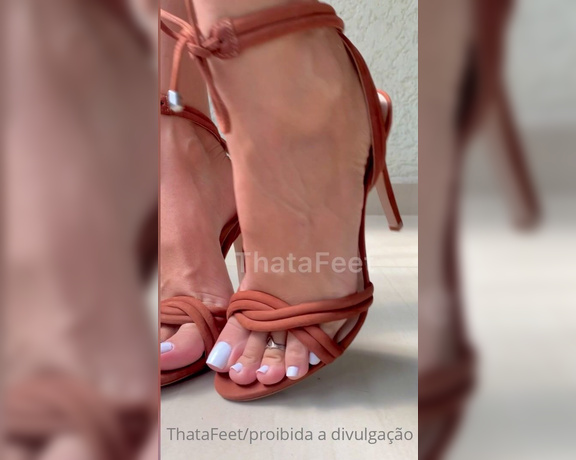 ThatAFeet aka . thatafeet Foot Fetish - 03-12-2022 OnlyFans Video - Amo essa sandália