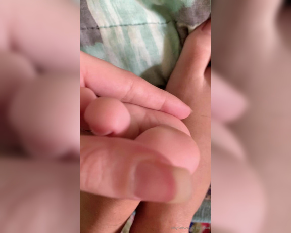 ThatAFeet aka . thatafeet Foot Fetish - 04-24-2020 OnlyFans Video - Sem esmalte com zoom