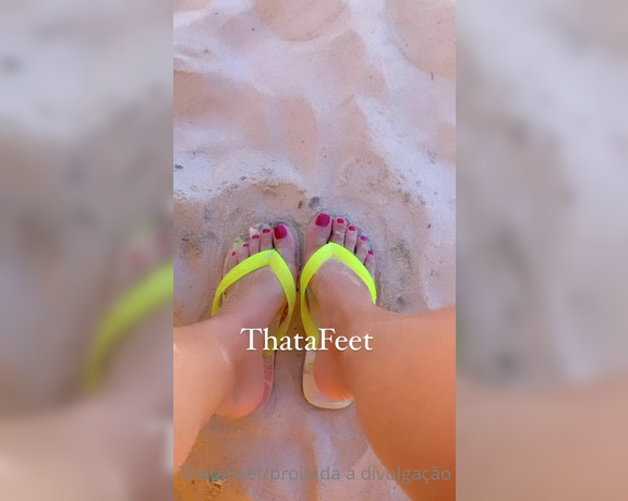 ThatAFeet aka . thatafeet Foot Fetish - 02-07-2023 OnlyFans Video - Brincando com areia  praia eh bom demais