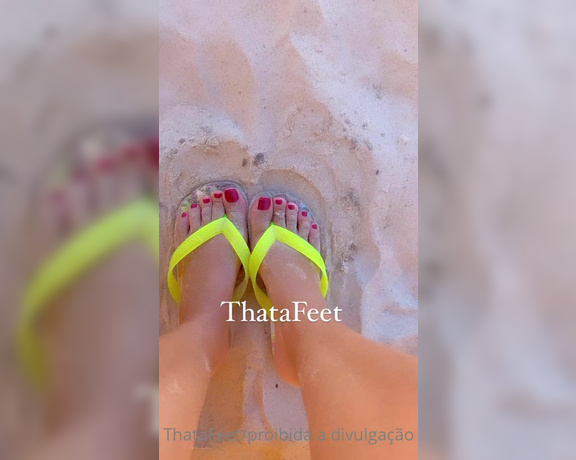 ThatAFeet aka . thatafeet Foot Fetish - 02-07-2023 OnlyFans Video - Brincando com areia  praia eh bom demais