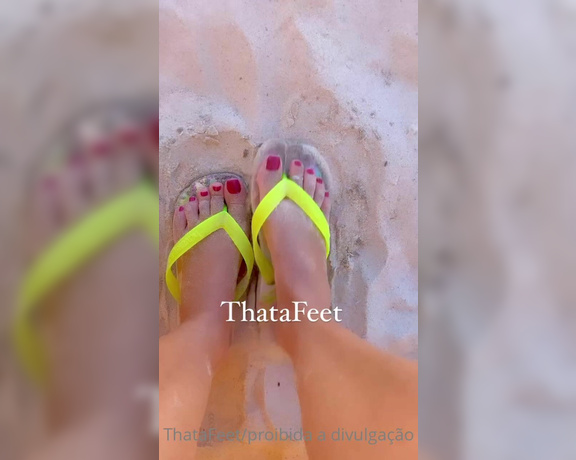 ThatAFeet aka . thatafeet Foot Fetish - 02-07-2023 OnlyFans Video - Brincando com areia  praia eh bom demais