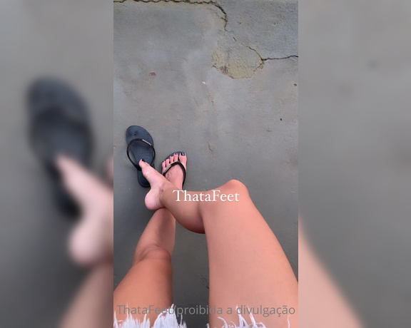 ThatAFeet aka . thatafeet Foot Fetish - 02-03-2023 OnlyFans Video - Quando vc ta na rua e seu chinelinho arrebenta