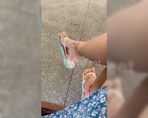 ThatAFeet aka . thatafeet Foot Fetish - 06-06-2023 OnlyFans Video - No banco da praça