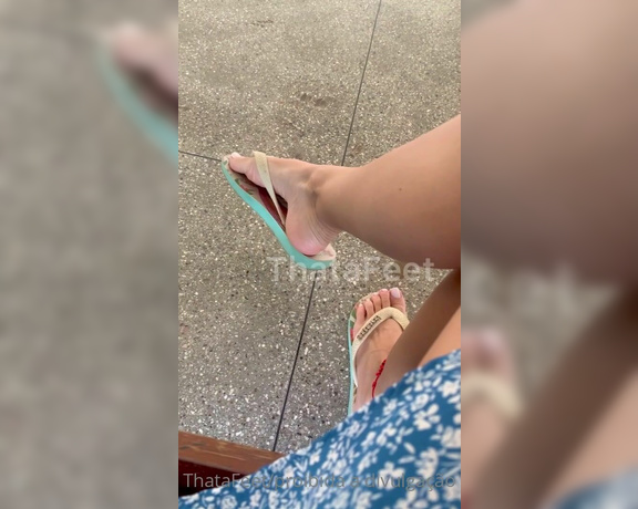 ThatAFeet aka . thatafeet Foot Fetish - 06-06-2023 OnlyFans Video - No banco da praça