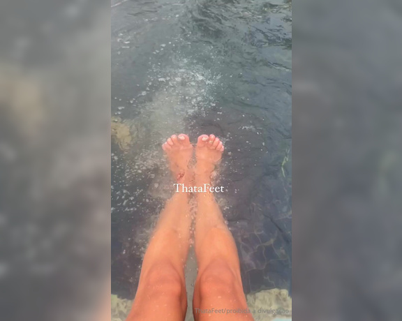 ThatAFeet aka . thatafeet Foot Fetish - 10-09-2023 OnlyFans Video - Enquanto isso na piscina