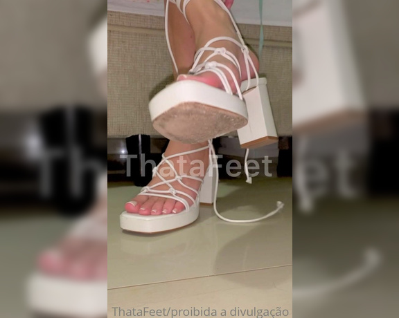 ThatAFeet aka . thatafeet Foot Fetish - 05-07-2023 OnlyFans Video - Essas cordinhas apertadas