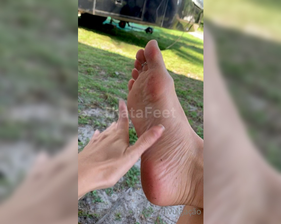 ThatAFeet aka . thatafeet Foot Fetish - 07-18-2023 OnlyFans Video - Depois de andar nas pedrinhas na areia