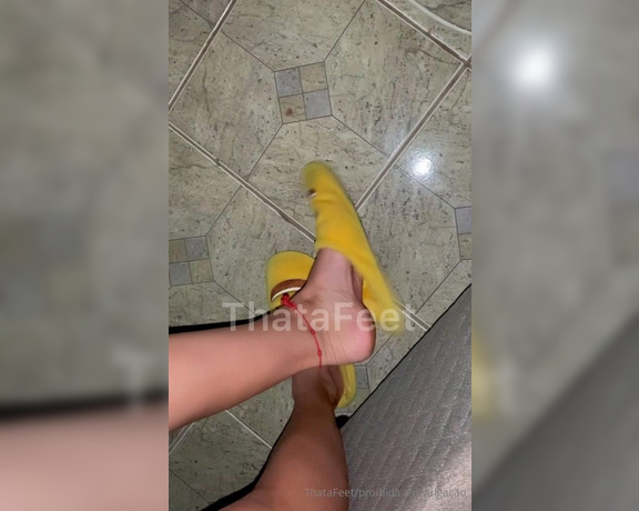 ThatAFeet aka . thatafeet Foot Fetish - 08-31-2024 OnlyFans Video - Bem quietinha aqui enquanto tá todo mundo dormindo