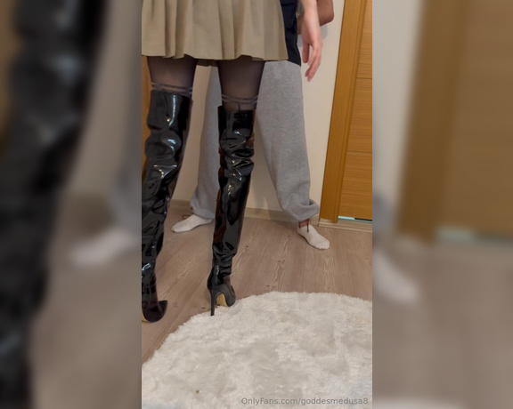 Goddess Medusa aka goddesmedusa8 Femdom - 10-01-2024 OnlyFans Video - Soft kicks hahahaah