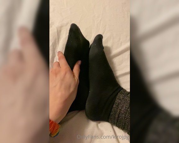 Kiro Queen aka kirojpg Femdom - 09-28-2021 OnlyFans Video - Taking off dirty socks after 11 hours in work