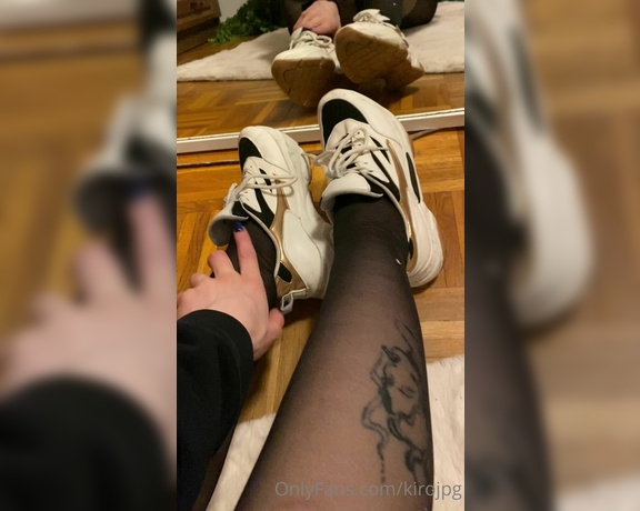 Kiro Queen aka kirojpg Femdom - 01-29-2022 OnlyFans Video - I really liked those shoes, but right now one of my slaves will have opportunity to