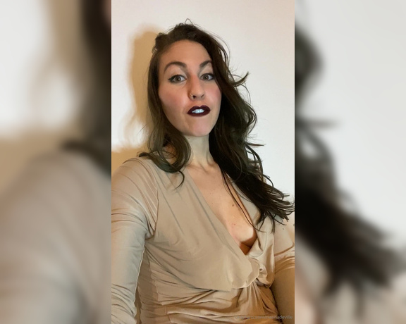 Neena De Ville aka neenadeville Femdom - 04-17-2020 OnlyFans Video - A little PSA for new any new followers