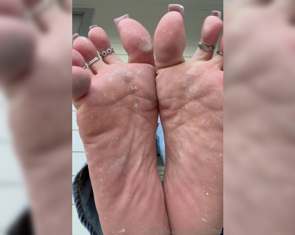 Pinky Perfect aka pinkyyperfect Foot Fetish - 08-04-2024 OnlyFans Video - Need a good boys tongue to lick big mama clean