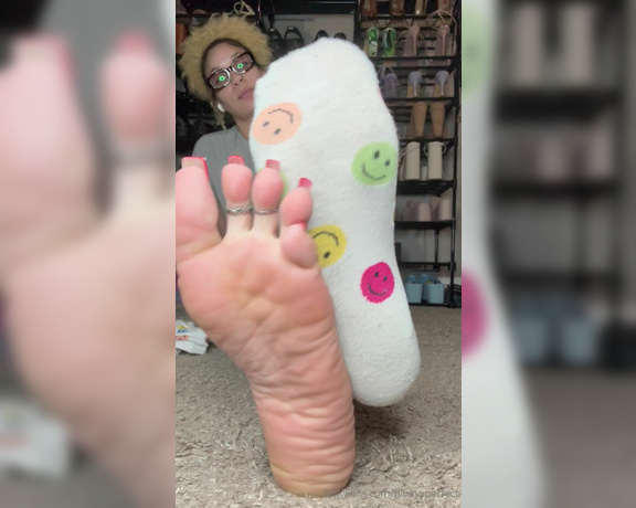 Pinky Perfect aka pinkyyperfect Foot Fetish - 08-26-2024 OnlyFans Video - Youre pathetic