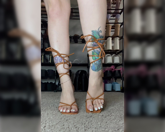 Pinky Perfect aka pinkyyperfect Foot Fetish - 04-08-2024 OnlyFans Video - All the shoes I got for my birthday