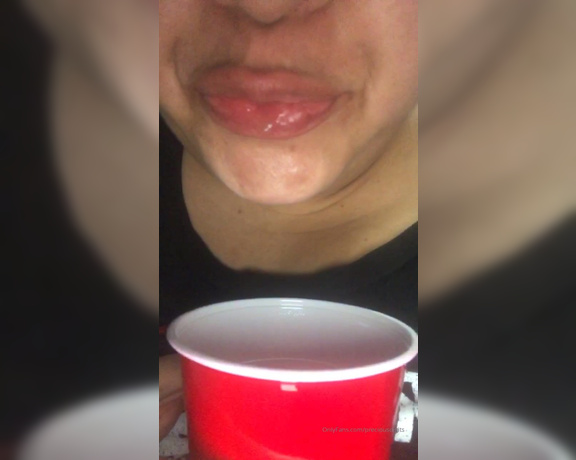 PreciousDigits aka preciousdigits Foot Fetish - 01-07-2020 OnlyFans Video - Anyone into spit Would you drink my spit