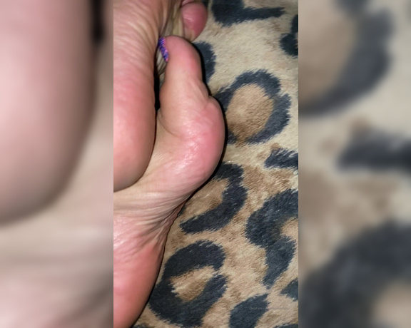 PreciousDigits aka preciousdigits Foot Fetish - 03-05-2020 OnlyFans Video - I want a foot rub