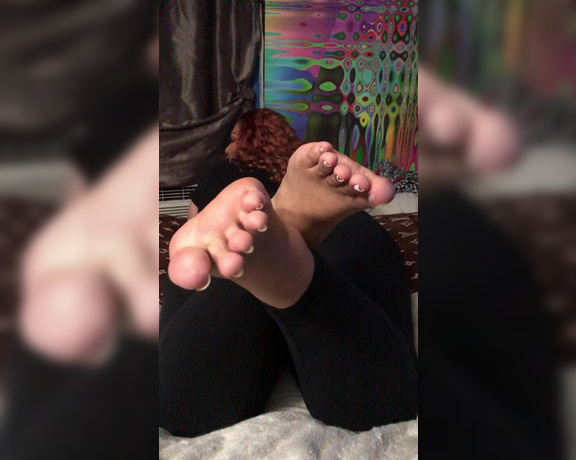 PreciousDigits aka preciousdigits Foot Fetish - 01-27-2020 OnlyFans Video - Hypnotic Soles and Toe Wiggles