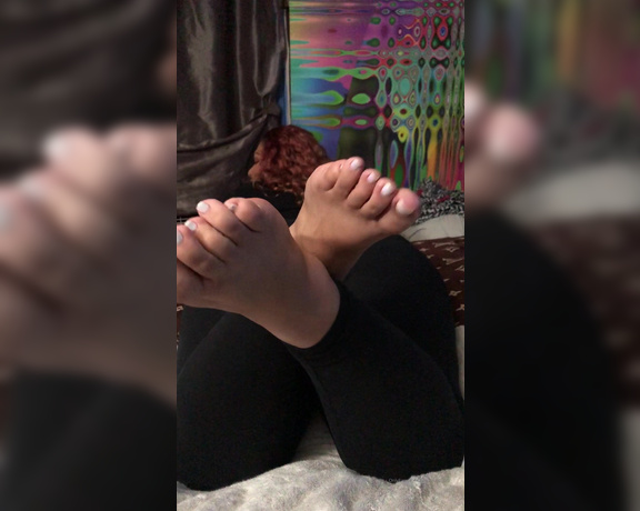 PreciousDigits aka preciousdigits Foot Fetish - 01-27-2020 OnlyFans Video - Hypnotic Soles and Toe Wiggles