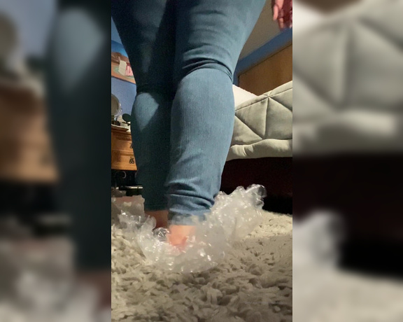 PreciousDigits aka preciousdigits Foot Fetish - 04-05-2020 OnlyFans Video - Who likes popping Ive been getting a lot of deliveries and this one came with this