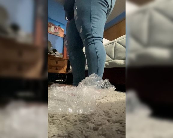 PreciousDigits aka preciousdigits Foot Fetish - 04-05-2020 OnlyFans Video - Who likes popping Ive been getting a lot of deliveries and this one came with this