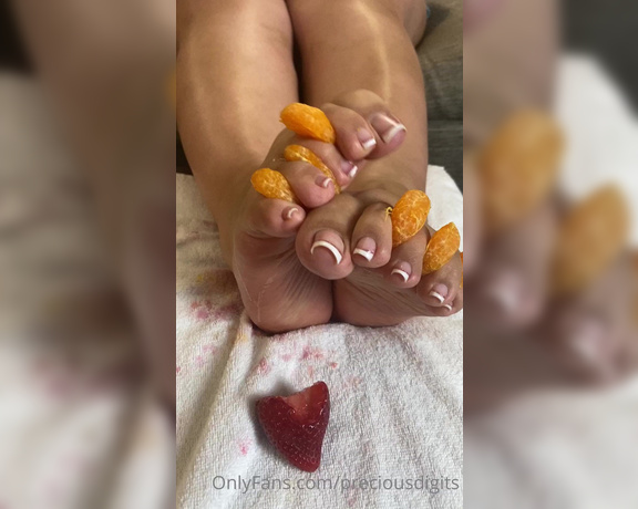 PreciousDigits aka preciousdigits Foot Fetish - 03-15-2021 OnlyFans Video - Squeezing in on this Sunday