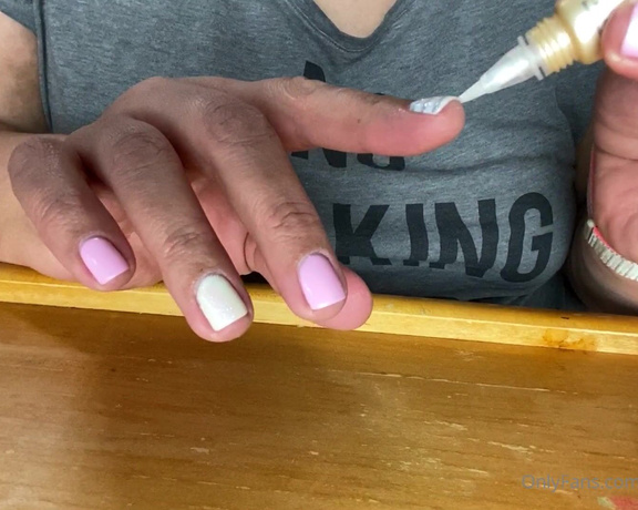 PreciousDigits aka preciousdigits Foot Fetish - 05-29-2020 OnlyFans Video - I know a lot of you love my hands