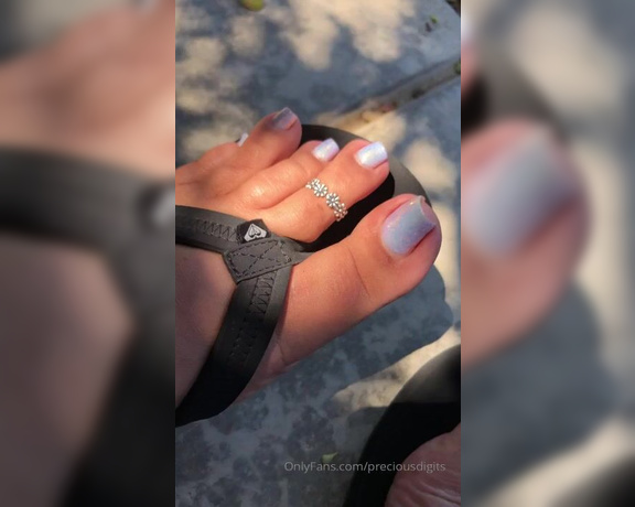 PreciousDigits aka preciousdigits Foot Fetish - 08-30-2019 OnlyFans Video - Just showing off this pedicure