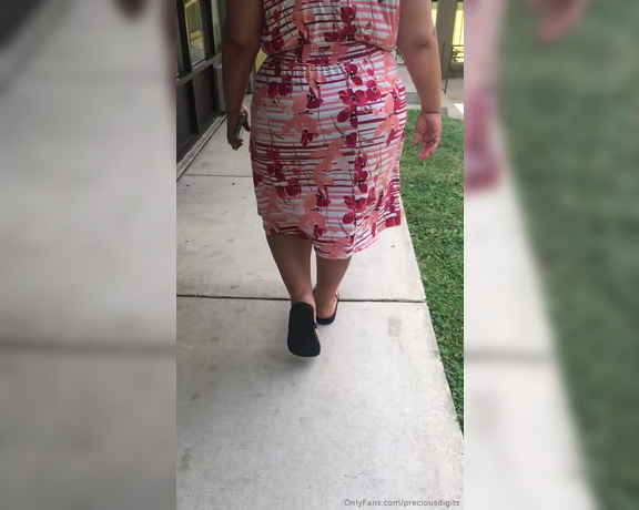 PreciousDigits aka preciousdigits Foot Fetish - 11-24-2019 OnlyFans Video - Who else loves to watch me walk away Lol